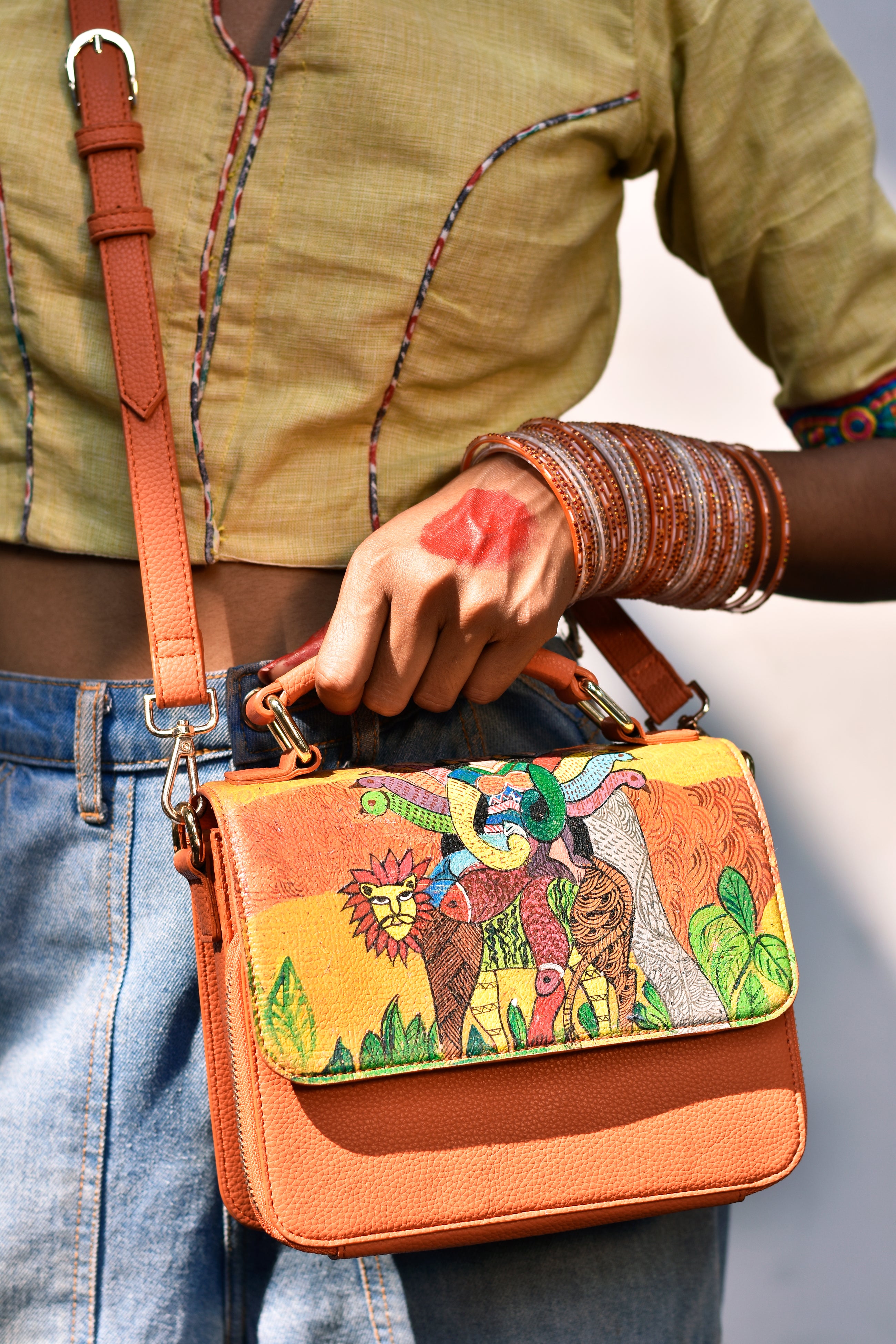 रसा Jagadhatri Satchel Bag (HAND-PAINTED)