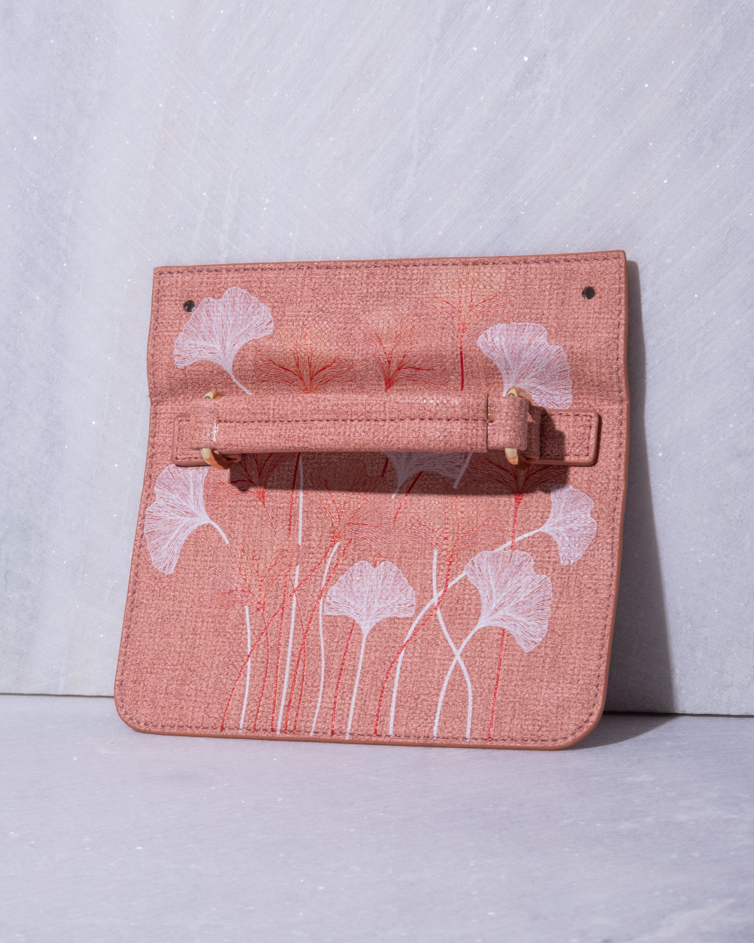 ABSTRACT BUNDLE BOX BAG