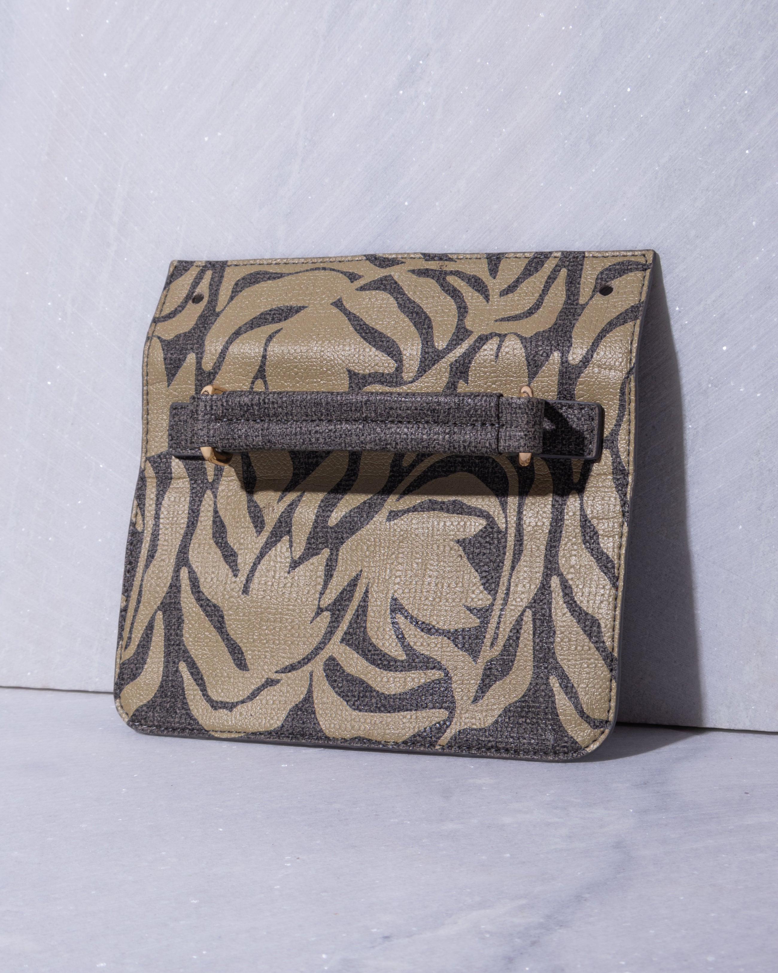 ABSTRACT BUNDLE BOX BAG