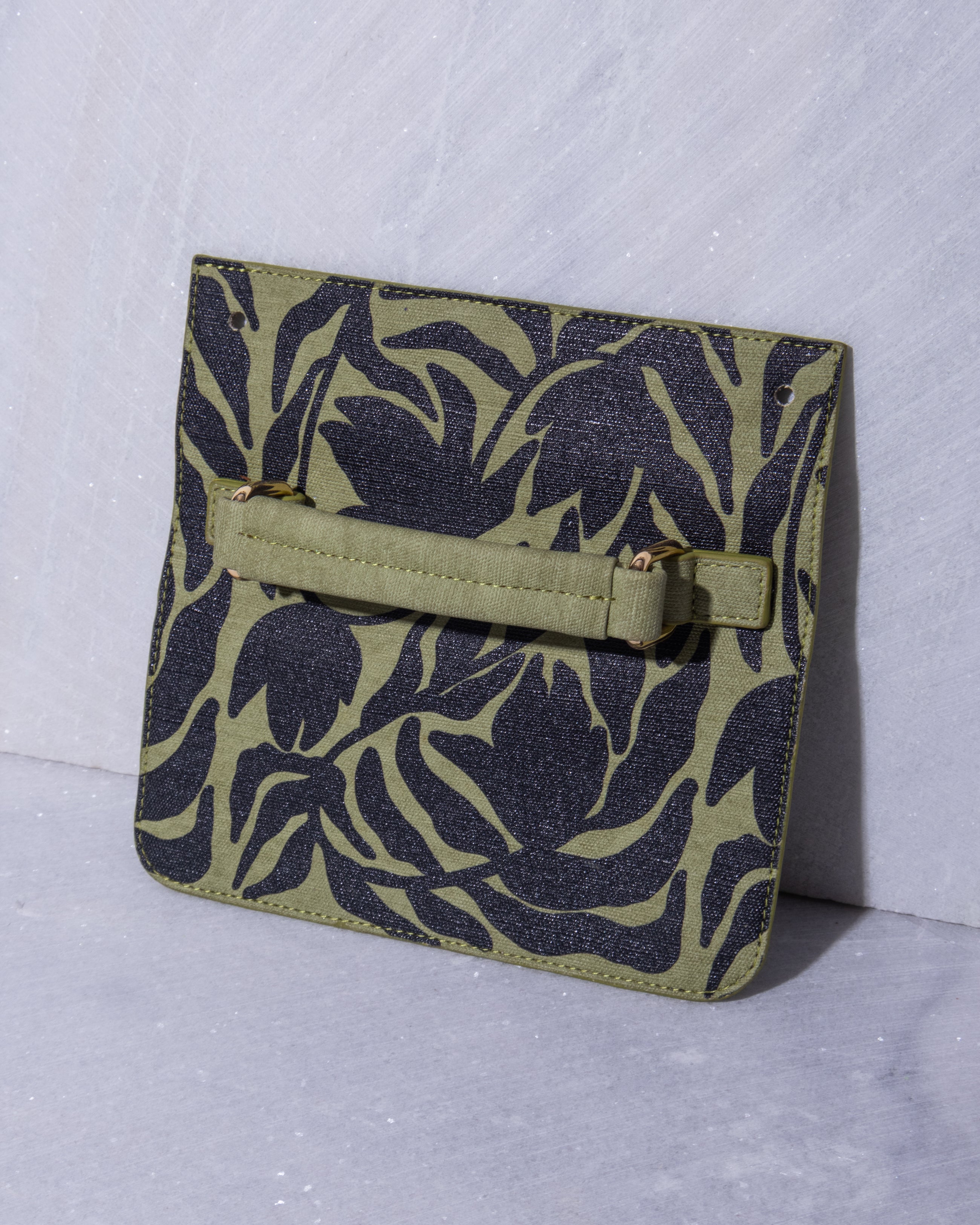 ABSTRACT BUNDLE BOX BAG