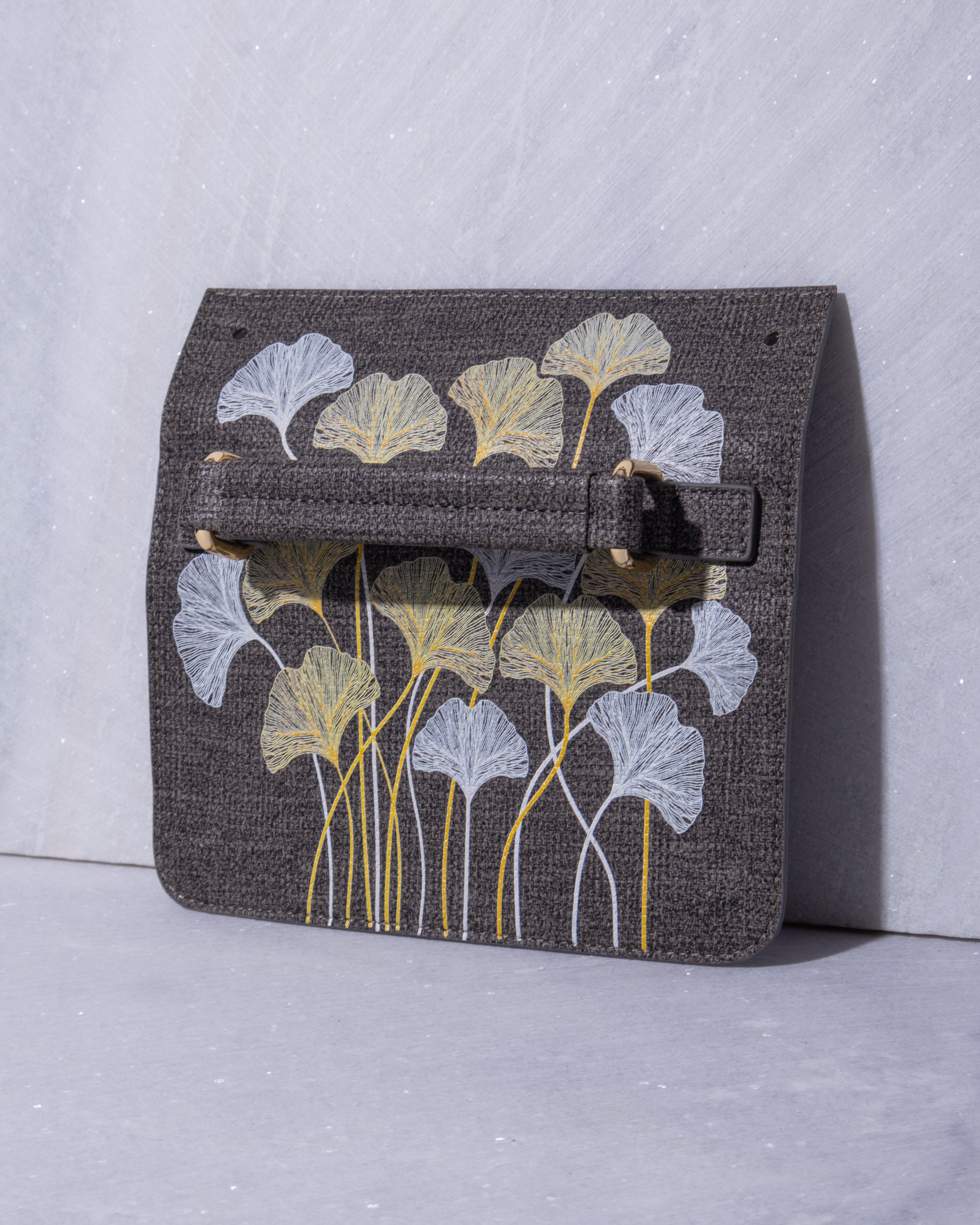 ABSTRACT BUNDLE BOX BAG