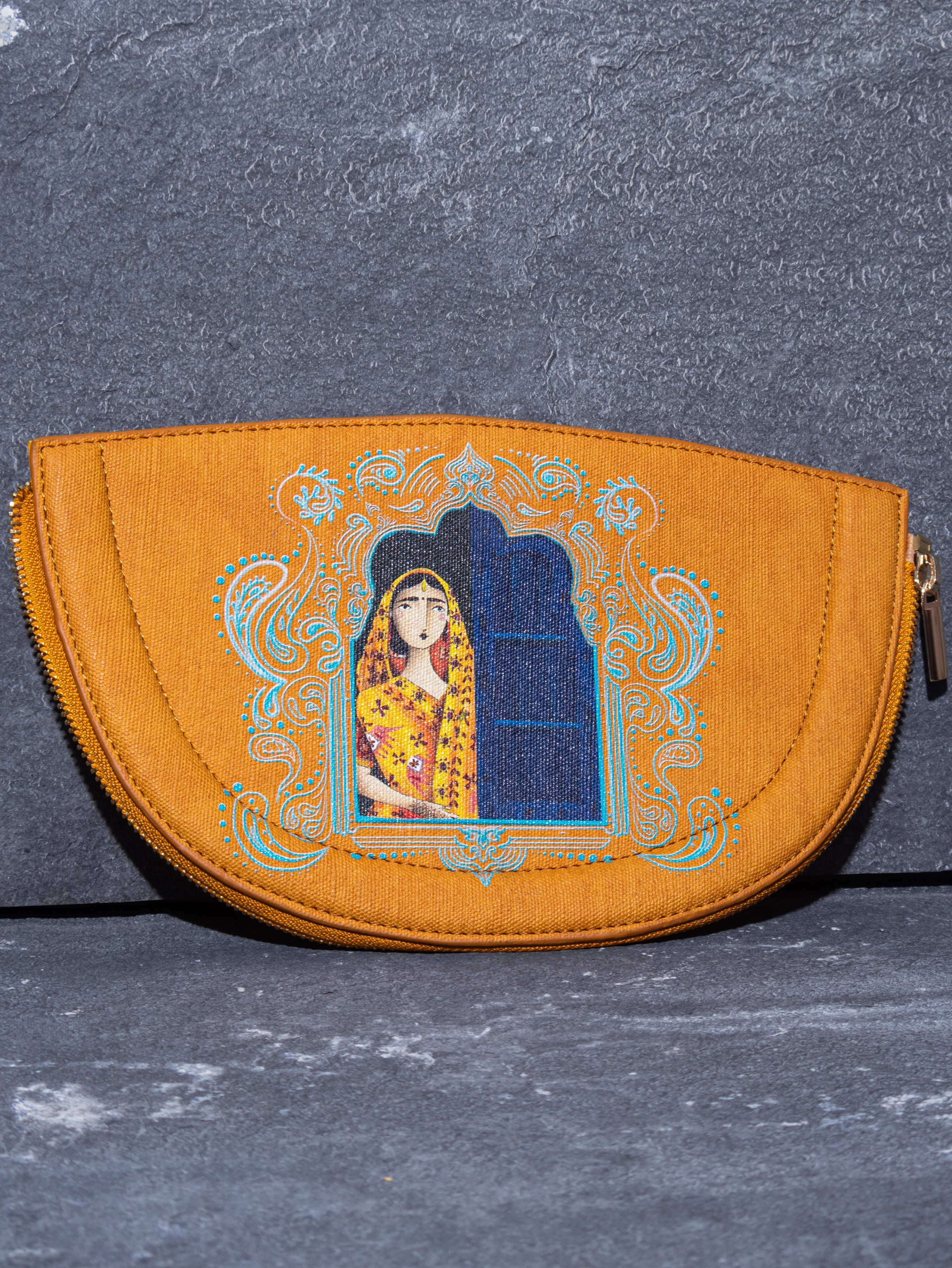 ABSTRACT BUNDLE HALF MOON BAG