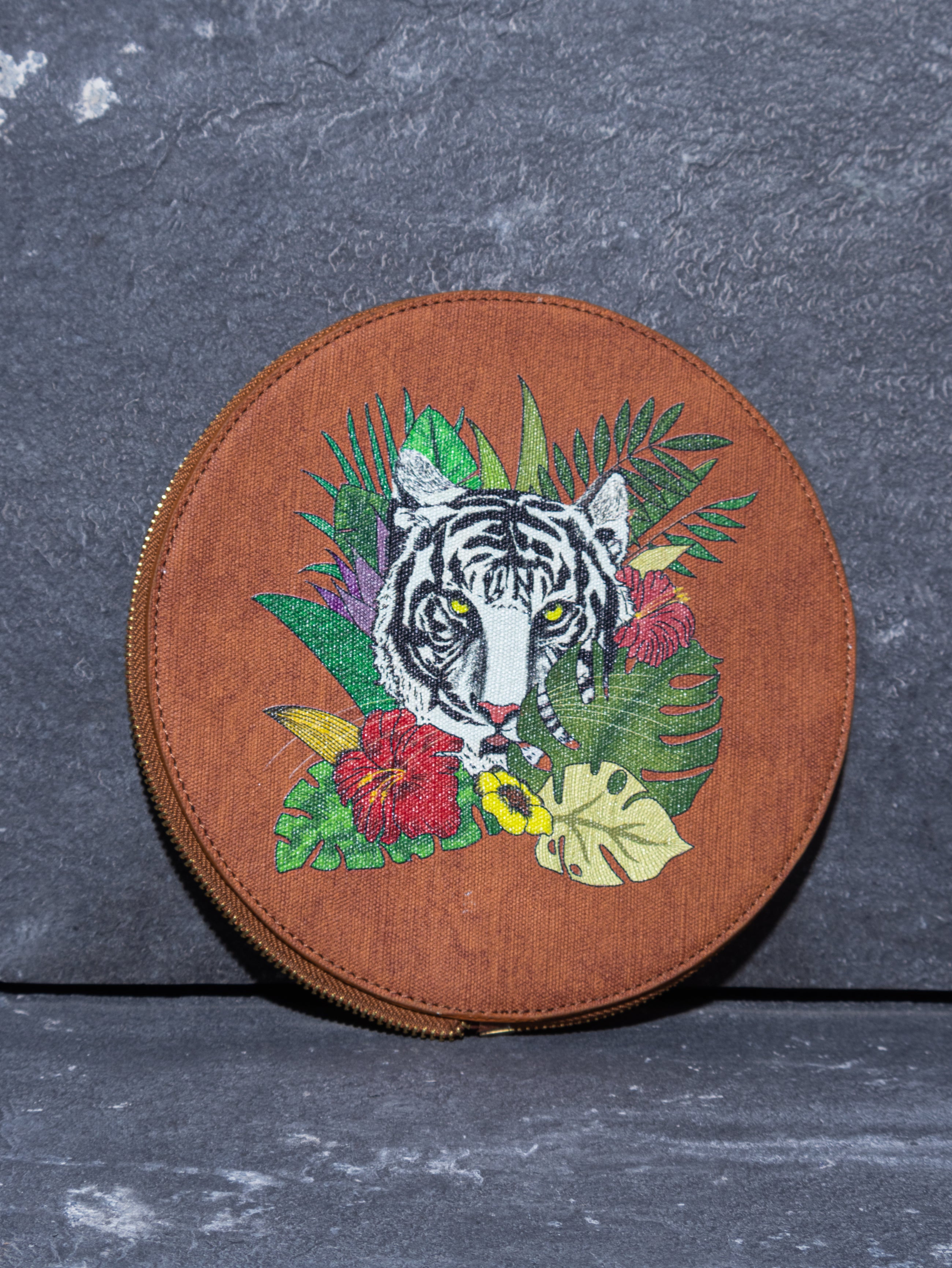 ANIMAL BUNDLE ROUND BAG