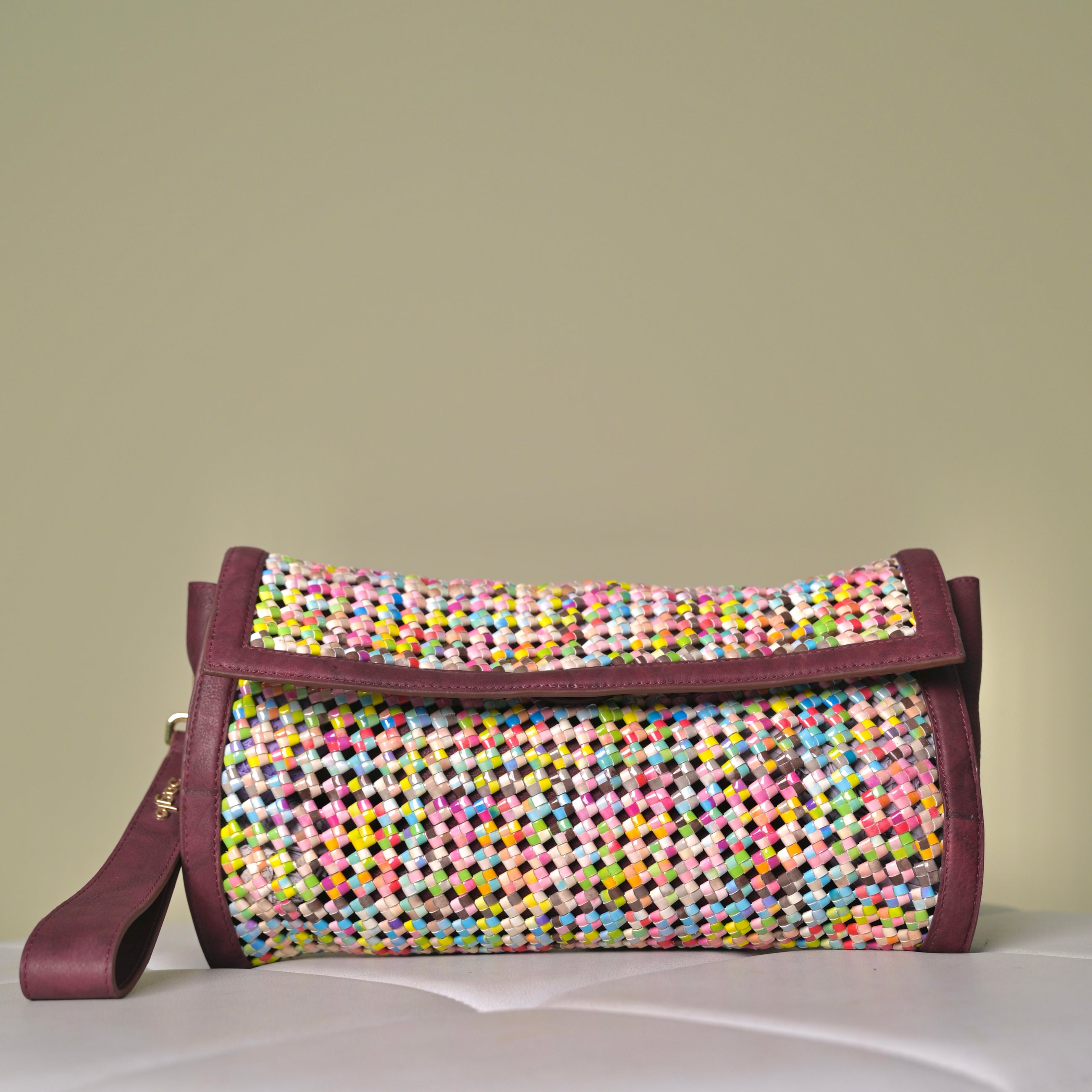 BUNASAA Hand-Woven Clutch Bag - Burgundy