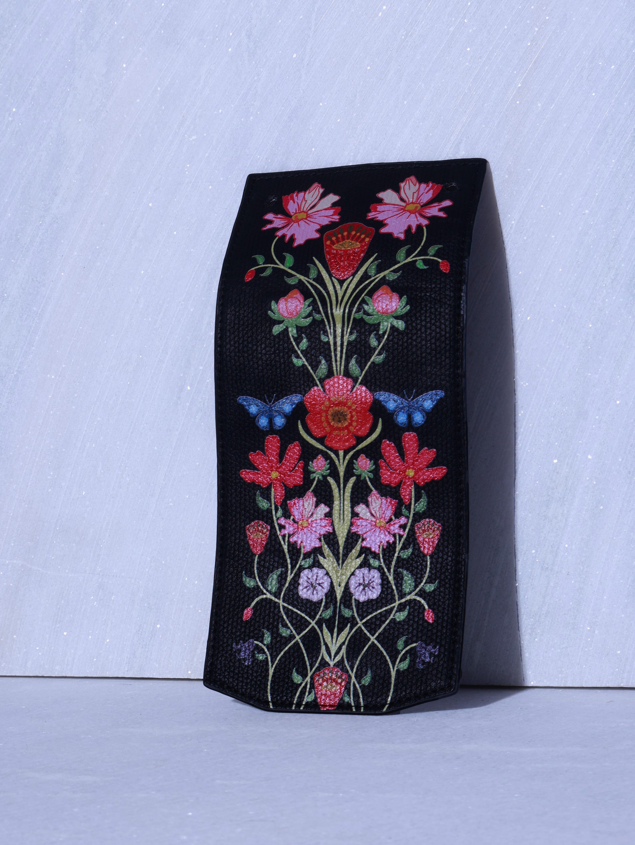 ABSTRACT BUNDLE TELEPHONE BAG