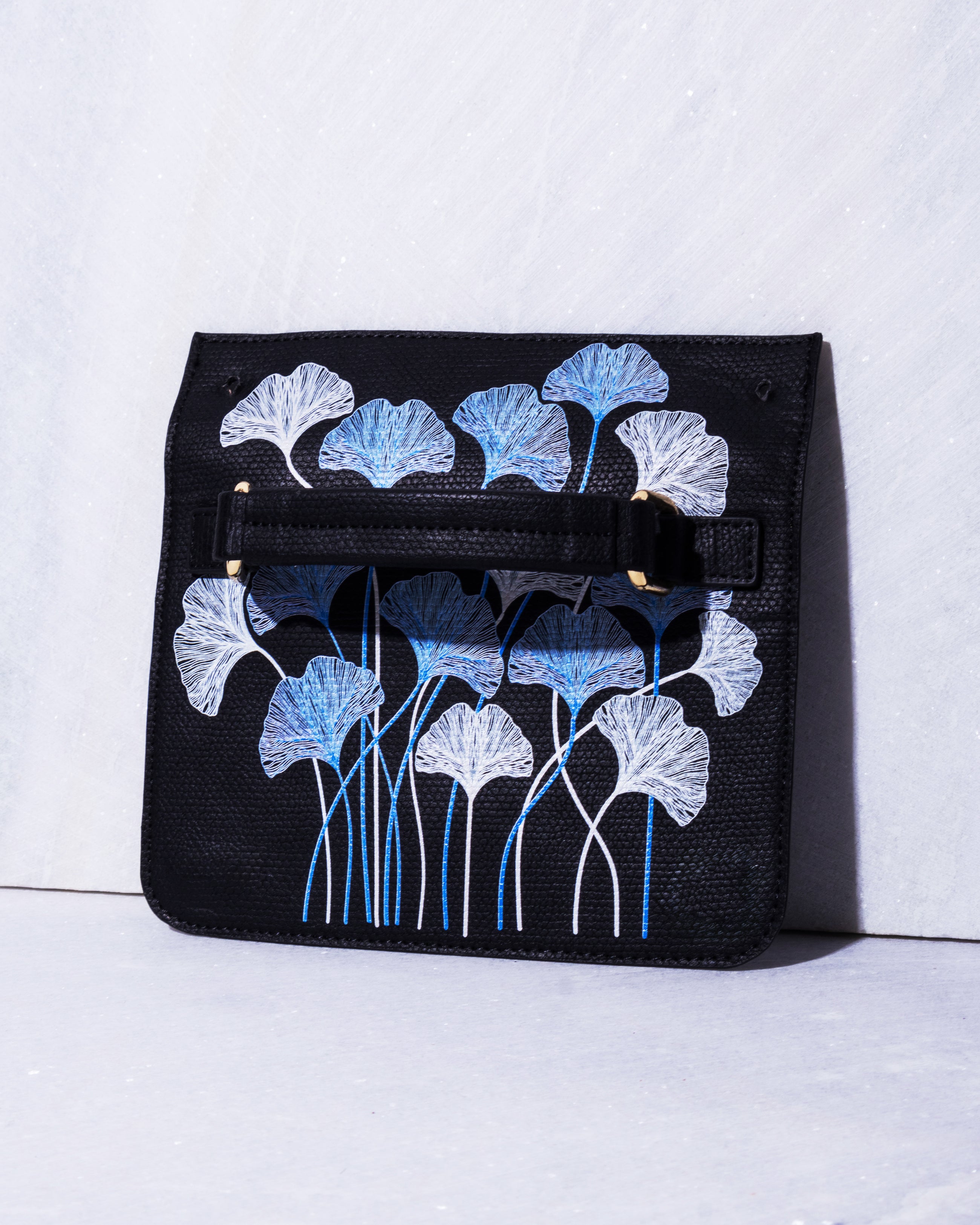 ABSTRACT BUNDLE BOX BAG