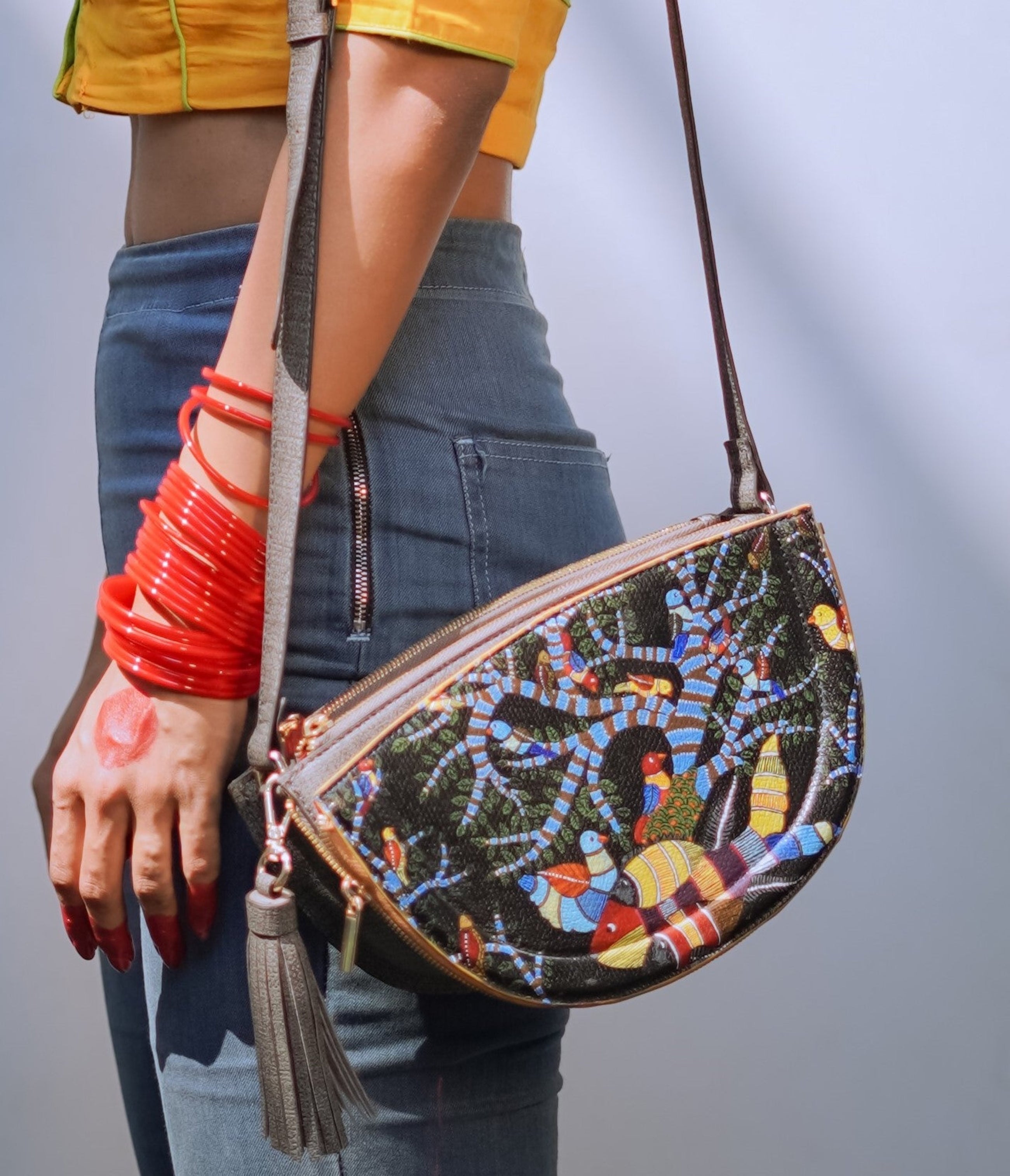 रसा Gondh Tree Half Moon Bag (HAND-PAINTED)