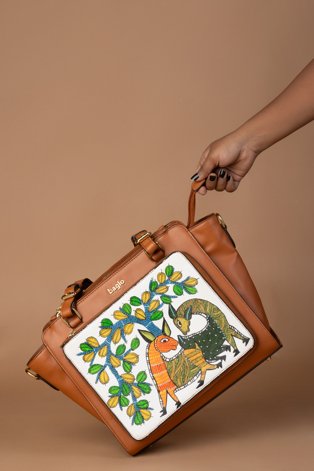 कला Tan (Gondh Deer) Everyday Essential Shoulder Bag