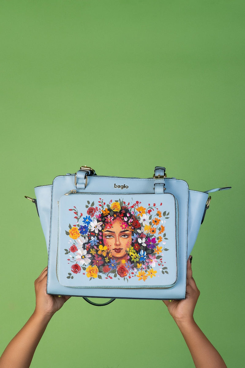 कला Powder Blue (Contemporary Blossom) Everyday Essential Shoulder Bag