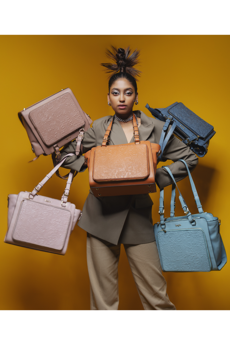 कला Tan (Line Art Face) Everyday Essential Shoulder Bag