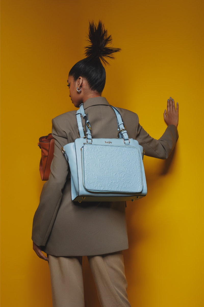 कला Powder Blue (Contemporary Blossom) Everyday Essential Shoulder Bag